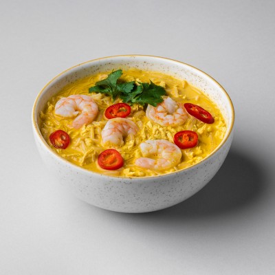 "Laksa" Tailandietiška sriuba su vištiena ir tigrinėmis krevetėmis