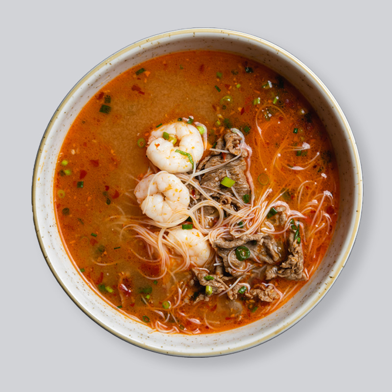 "Tom Yum" Tailandietiška sriuba su jautiena ir tigrinėmis krevetėmis