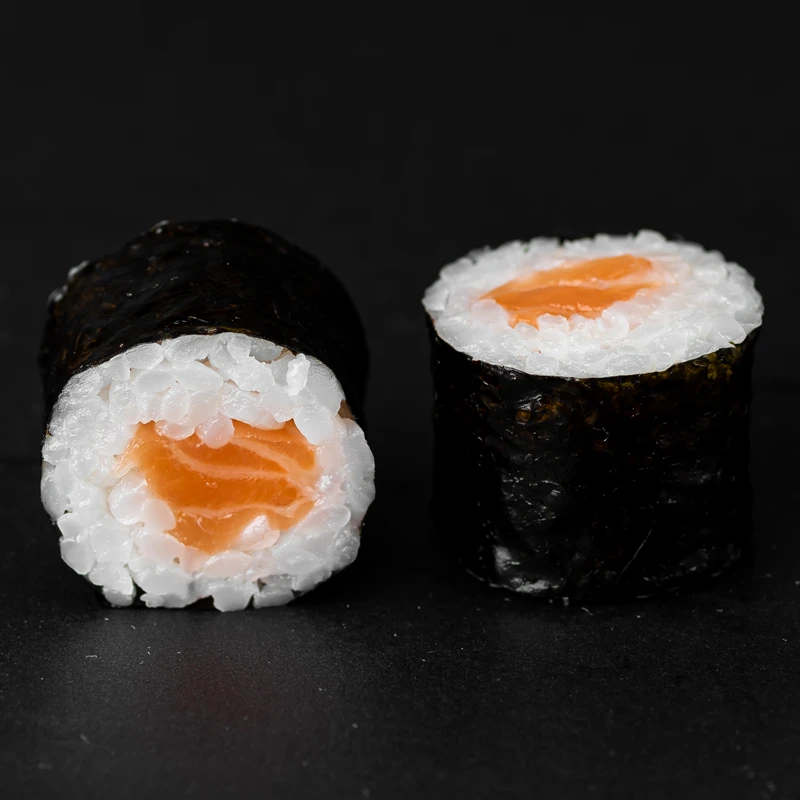 4. Sake maki (8 vnt.)