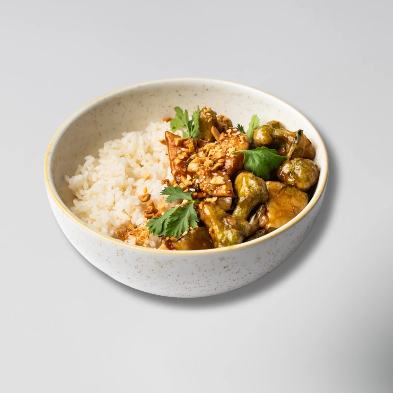 Daržovių „Donburi“ su austrių padažu ir ryžiais